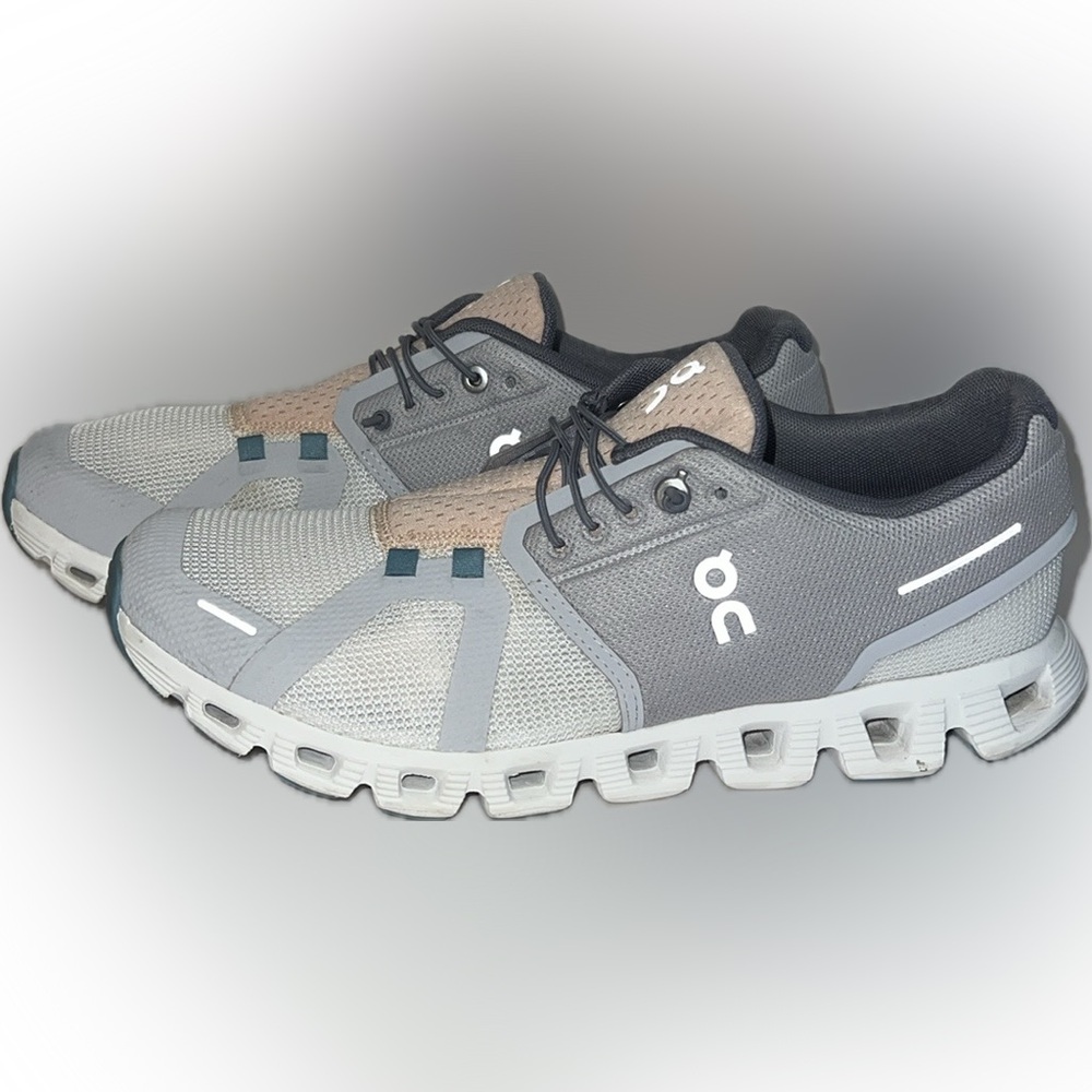 On Cloud 5 grey/white/peach – LIKE NEW - Picture 1 of 16